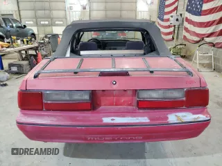 1993 Ford Mustang z VIN 1FACP44M6PF147837, wystawiony jako Copart lot #53289953 z przebiegiem 67 145 mil mil oraz Nie do naprawy • Non repairable. Historia ofert i sprzedaży dostępna na DreamBid. Obrazek 6.