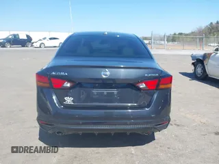 2019 Nissan Altima 2.5 Platinum with VIN 1N4BL4FV2KC113644, listed as a IAAI auction lot 41751975 with 125,617 mi miles. Bid and sale history available at carsss.com. Image 16.