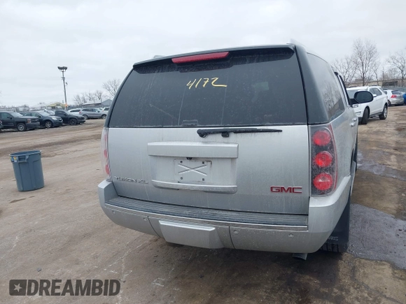2014 GMC Yukon XL Denali with VIN 1GKS2MEF1ER246201, listed as a IAAI auction lot 41454172 with 135,394 mi miles. Bid and sale history available at carsss.com. Image 16.