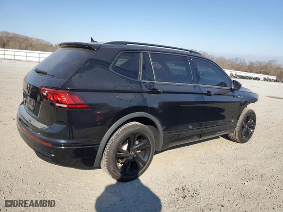 2024 Volkswagen Tiguan SE R-Line Black with VIN 3VVCB7AX0RM090094, listed as a Copart auction lot 42356495 with 2,604 mi miles and Salvage Title. Bid and sale history available at carsss.com. Image 3.