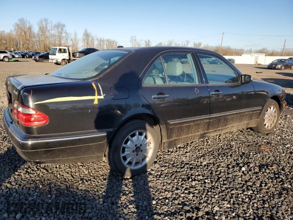 2002 Mercedes-Benz E-Class with VIN WDBJF82J42X063196, listed as a Copart auction lot 41872665 with 0 mi miles and Salvage Title. Bid and sale history available at carsss.com. Image 3.
