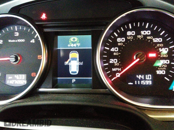 2014 Audi Q7 Premium Plus z VIN WA1LMAFE3ED013667, wystawiony jako IAAI lot #40940362 z przebiegiem 111 599 mil mil oraz . Historia ofert i sprzedaży dostępna na DreamBid. Obrazek 7.