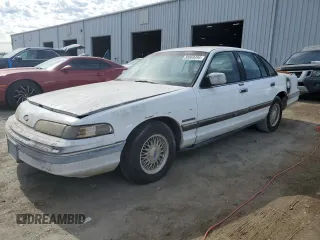 1992 Ford Crown Victoria z VIN 2FACP74W4NX193185, wystawiony jako Copart lot #58068495 z przebiegiem Nie podano mil oraz Czysty tytuł • Clean title. Historia ofert i sprzedaży dostępna na DreamBid. Obrazek 1.