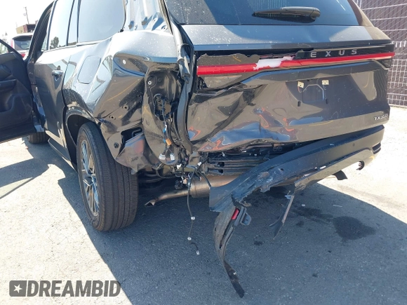 2024 Lexus TX 350 with VIN 5TDAAAA68RS010635, listed as a IAAI auction lot 42386921 with 17,690 mi miles and . Bid and sale history available at DreamBid. Image 17.
