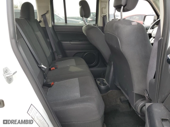 2016 Jeep Patriot Latitude with VIN 1C4NJRFBXGD638033, listed as a Copart auction lot 51089095 with 60,183 mi miles and Clean Title. Bid and sale history available at carsss.com. Image 11.