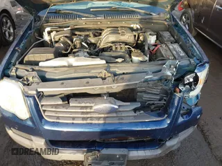 2006 Ford Explorer XLS with VIN 1FMEU62E26UA53768, listed as a IAAI auction lot 41136559 with 128,402 mi miles. Bid and sale history available at carsss.com. Image 10.