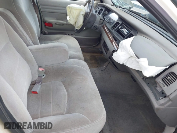 2001 Ford Crown Victoria LX z VIN 2FAFP74W81X102216, wystawiony jako IAAI lot #42388800 z przebiegiem 225 623 mil mil oraz . Historia ofert i sprzedaży dostępna na DreamBid. Obrazek 5.