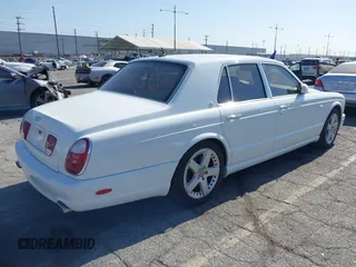 2004 Bentley Arnage с VIN SCBLF34F04CX09871, выставлен на аукционе IAAI как лот 42515104 с пробегом 44 295 миль миль и . История ставок и продаж доступна на DreamBid. Изображение 4.