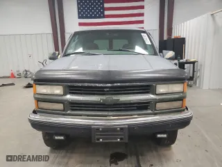 1998 Chevrolet Tahoe with VIN 1GNEK13R7WJ308146, listed as a Copart auction lot 87843305 with 180,920 mi miles and Clean Title. Bid and sale history available at carsss.com. Image 5.