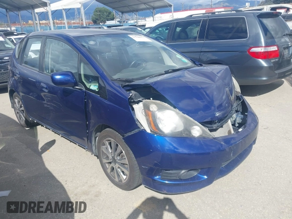 2013 Honda Fit Sport with VIN JHMGE8H50DC052326, listed as a IAAI auction lot 41798913 with 140,894 mi miles. Bid and sale history available at carsss.com. Image 1.