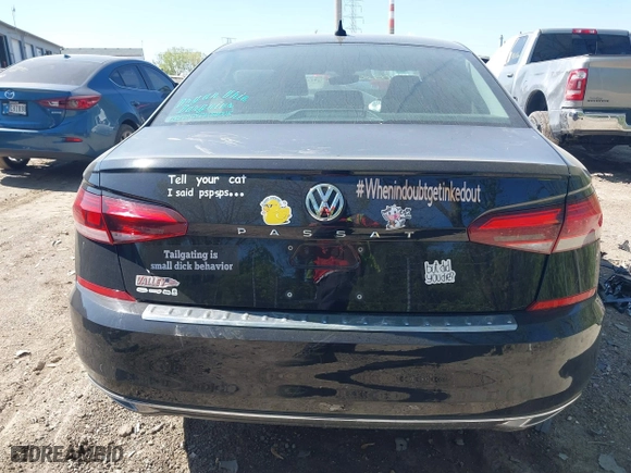 2021 Volkswagen Passat 2.0T SE with VIN 1VWSA7A32MC015219, listed as a IAAI auction lot 39240566 with 68,095 mi miles. Bid and sale history available at carsss.com. Image 17.