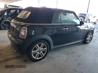 2012 MINI Convertible z VIN WMWZN3C55CT134262, wystawiony jako Copart lot #38224724 z przebiegiem 58 082 mil mil oraz Nie do naprawy • Non repairable. Historia ofert i sprzedaży dostępna na DreamBid. Obrazek 3.