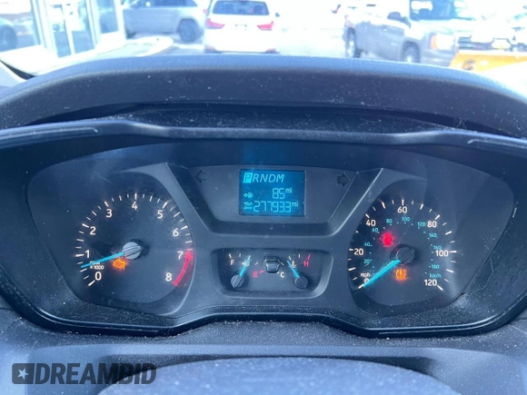2015 Ford Transit Passenger XL z VIN 1FBAX2CM5FKA92783, wystawiony jako Copart lot #58664645 z przebiegiem 277 933 mil mil oraz Czysty tytuł • Clean title. Historia ofert i sprzedaży dostępna na DreamBid. Obrazek 8.