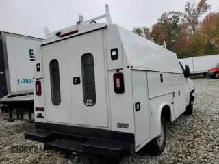 2019 Chevrolet Express Commercial with VIN 1GB0GRFG3K1194206, listed as a Copart auction lot 71638604 with Not Provided miles and Salvage Title. Bid and sale history available at carsss.com. Image 3.