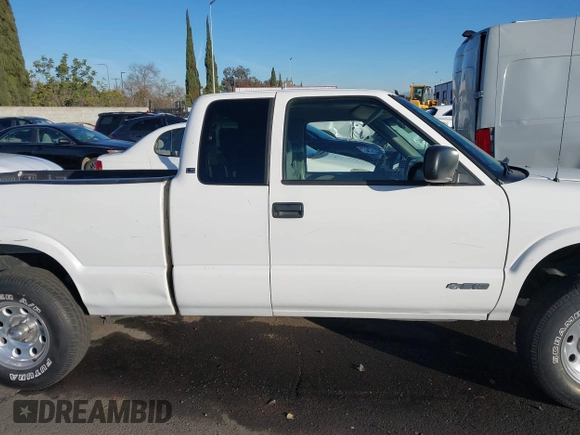 2001 Chevrolet S-10 LS with VIN 1GCCS195X1K143328, listed as a IAAI auction lot 41420982 with 282,852 mi miles and . Bid and sale history available at DreamBid. Image 13.