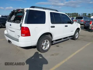 2005 Ford Explorer XLT z VIN 1FMZU63W25ZA20845, wystawiony jako IAAI lot #41790447 z przebiegiem 130 117 mil mil oraz . Historia ofert i sprzedaży dostępna na DreamBid. Obrazek 4.