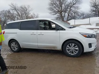 2017 Kia Sedona L with VIN KNDMA5C1XH6257708, listed as a IAAI auction lot 41758355 with 1 mi miles. Bid and sale history available at carsss.com. Image 14.
