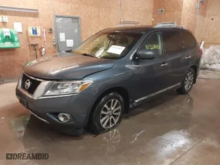 2014 Nissan Pathfinder SV with VIN 5N1AR2MMXEC709037, listed as a IAAI auction lot 41327043 with 269,383 mi miles. Bid and sale history available at carsss.com. Image 2.