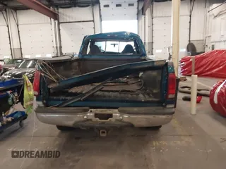 2000 Ford F-250 XL with VIN 1FTNX21F5YEE22098, listed as a IAAI auction lot 40899007 with 254,361 mi miles and . Bid and sale history available at DreamBid. Image 17.