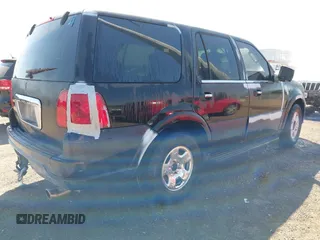 2005 Lincoln Navigator Luxury z VIN 5LMFU27545LJ03545, wystawiony jako IAAI lot #41630300 z przebiegiem 157 681 mil mil oraz . Historia ofert i sprzedaży dostępna na DreamBid. Obrazek 4.