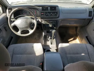 2000 Nissan Frontier XE with VIN 1N6ED27T8YC393355, listed as a Copart auction lot 49607575 with 241,813 mi miles and Salvage title. Bid and sale history available at DreamBid. Image 8.