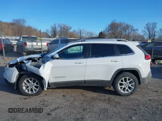 2018 Jeep Cherokee Latitude with VIN 1C4PJMCX8JD548480, listed as a IAAI auction lot 41378186 with 52,051 mi miles and . Bid and sale history available at DreamBid. Image 14.