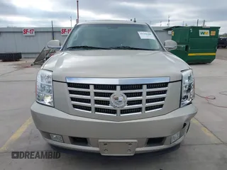 2008 Cadillac Escalade with VIN 1GYEC63898R234382, listed as a IAAI auction lot 41781206 with 150,916 mi miles. Bid and sale history available at carsss.com. Image 12.