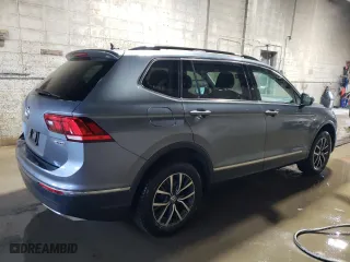 2020 Volkswagen Tiguan SE with VIN 3VV2B7AX6LM002197, listed as a Copart auction lot 48994675 with 25,700 mi miles and Salvage Title. Bid and sale history available at carsss.com. Image 3.