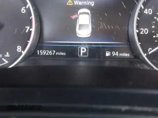 2017 Nissan Maxima SV z VIN 1N4AA6AP8HC365378, wystawiony jako IAAI lot #41984258 z przebiegiem 159 267 mil mil oraz . Historia ofert i sprzedaży dostępna na DreamBid. Obrazek 7.