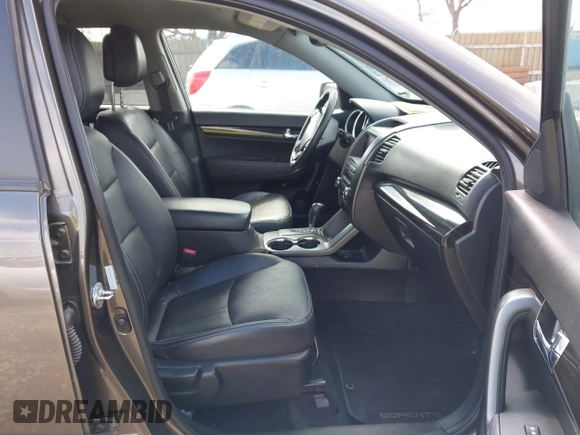 2013 Kia Sorento EX with VIN 5XYKU3A62DG373137, listed as a IAAI auction lot 41872724 with 177,387 mi miles. Bid and sale history available at carsss.com. Image 5.