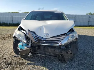 2017 Toyota Sienna XLE Auto Access Seat with VIN 5TDYZ3DC2HS791896, listed as a Copart auction lot 49890665 with 68,027 mi miles and Salvage Title. Bid and sale history available at carsss.com. Image 5.