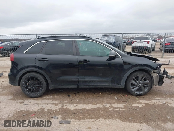 2017 Kia Niro Touring Launch Edition with VIN KNDCC3LC2H5078662, listed as a IAAI auction lot 41527692 with 100,269 mi miles. Bid and sale history available at carsss.com. Image 13.