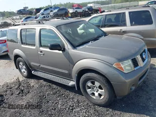 2006 Nissan Pathfinder SE z VIN 5N1AR18U66C661526, wystawiony jako IAAI lot #42080428 z przebiegiem 205 044 mil mil oraz . Historia ofert i sprzedaży dostępna na DreamBid. Obrazek 1.
