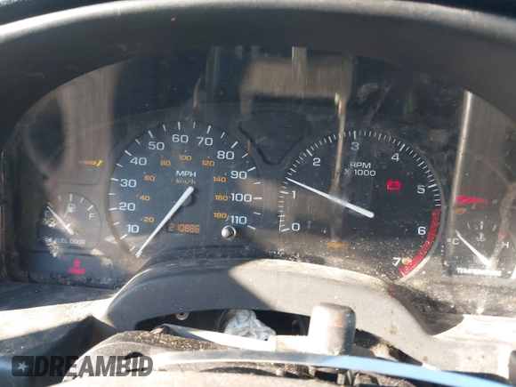 2002 Saturn SL z VIN 1G8ZF52802Z134506, wystawiony jako IAAI lot #41461865 z przebiegiem 210 886 mil mil oraz . Historia ofert i sprzedaży dostępna na DreamBid. Obrazek 7.