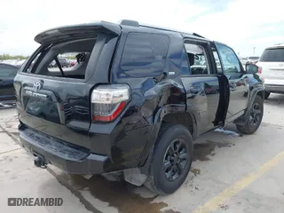 2021 Toyota 4Runner SR5 with VIN JTEEU5JR8M5235982, listed as a IAAI auction lot 41815774 with 70,385 mi miles. Bid and sale history available at carsss.com. Image 4.