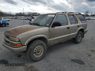 2004 Chevrolet Blazer LS z VIN 1GNDT13X14K123234, wystawiony jako Copart lot #51207815 z przebiegiem 207 832 mil mil oraz Szkoda całkowita • Salvage title. Historia ofert i sprzedaży dostępna na DreamBid. Obrazek 1.
