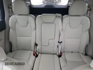 2017 Volvo XC90 Momentum z VIN YV4A22PK5H1172433, wystawiony jako Copart lot #55645855 z przebiegiem 56 834 mil mil oraz Szkody całkowita. Historia ofert i sprzedaży dostępna na DreamBid. Obrazek 10.