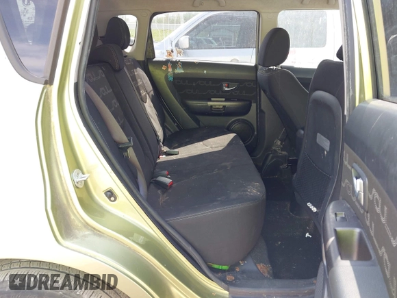 2013 Kia Soul + z VIN KNDJT2A6XD7486937, wystawiony jako IAAI lot #42087302 z przebiegiem 296 951 mil mil oraz . Historia ofert i sprzedaży dostępna na DreamBid. Obrazek 8.