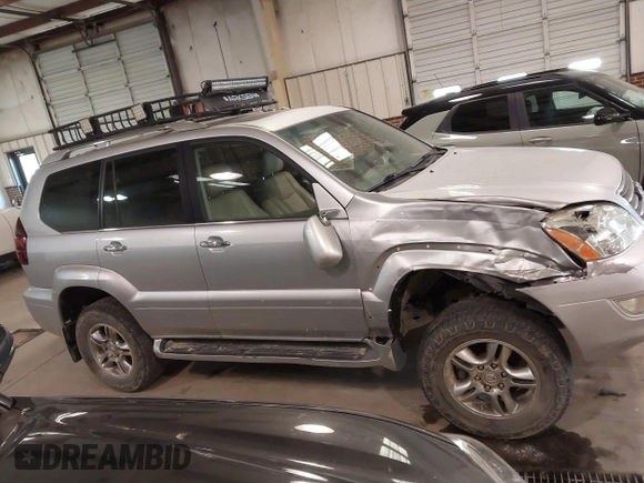 2008 Lexus GX 470 with VIN JTJBT20X980159326, listed as a IAAI auction lot 41764696 with 207,233 mi miles. Bid and sale history available at carsss.com. Image 14.
