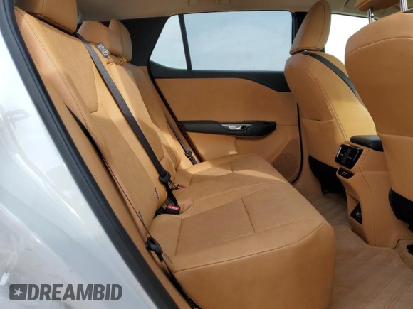 2024 Lexus RZ 450e Premium z VIN JTJAAAAB8RA023618, wystawiony jako Copart lot #43230375 z przebiegiem 8307 mil mil oraz Szkody całkowita. Historia ofert i sprzedaży dostępna na DreamBid. Obrazek 10.
