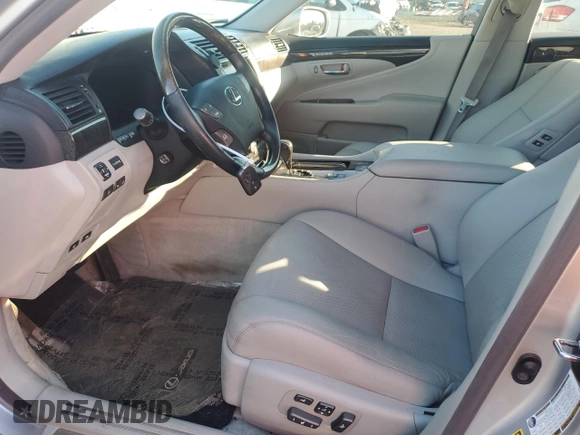 2009 Lexus LS 460 L z VIN JTHGL46FX95035992, wystawiony jako Copart lot #46688365 z przebiegiem 109 763 mil mil oraz Szkoda całkowita • Salvage title. Historia ofert i sprzedaży dostępna na DreamBid. Obrazek 7.