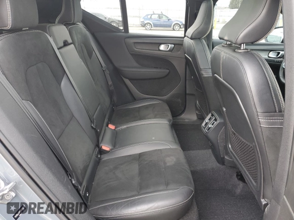 2022 Volvo XC40 R-Design with VIN YV4162UM3N2647089, listed as a Copart auction lot 49997425 with 39,879 mi miles and Salvage title. Bid and sale history available at DreamBid. Image 11.