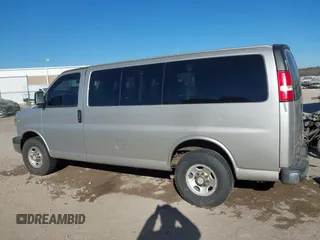 2007 Chevrolet Express Passenger with VIN 1GAHG35UX71176305, listed as a IAAI auction lot 41143812 with 338,940 mi miles and . Bid and sale history available at DreamBid. Image 15.