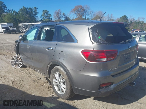 2019 Kia Sorento LX V6 with VIN 5XYPGDA55KG483672, listed as a IAAI auction lot 41043216 with 163,173 mi miles. Bid and sale history available at carsss.com. Image 3.