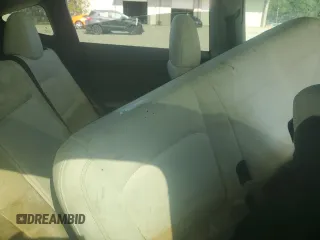 2024 Tesla Model Y Performance z VIN 7SAYGDEF1RF038664, wystawiony jako Copart lot #52583175 z przebiegiem Nie podano mil oraz Szkoda całkowita • Salvage title. Historia ofert i sprzedaży dostępna na DreamBid. Obrazek 10.