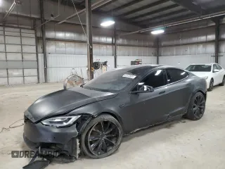 2018 Tesla Model S 75D with VIN 5YJSA1E2XJF266750, listed as a Copart auction lot 83540804 with Not Provided miles and Salvage Title. Bid and sale history available at DreamBid. Image 1.