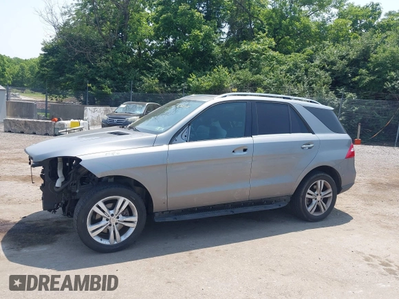 2015 Mercedes-Benz M 350 with VIN 4JGDA5HBXFA592118, listed as a IAAI auction lot 42429105 with 131,705 mi miles and . Bid and sale history available at DreamBid. Image 18.