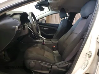 2019 Mazda 3 z VIN 3MZBPABL4KM114291, wystawiony jako Copart lot #57652945 z przebiegiem 148 644 mil mil oraz Szkoda całkowita • Salvage title. Historia ofert i sprzedaży dostępna na DreamBid. Obrazek 7.