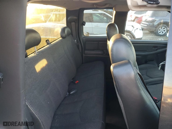 2003 Chevrolet Silverado 1500 LS with VIN 2GCEC19X631340698, listed as a Copart auction lot 82130264 with 223,986 mi miles and Clean Title. Bid and sale history available at carsss.com. Image 10.