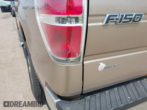 2013 Ford F-150 XL z VIN 1FTFX1ET8DFB90728, wystawiony jako IAAI lot #42474399 z przebiegiem 175 385 mil mil oraz . Historia ofert i sprzedaży dostępna na DreamBid. Obrazek 6.